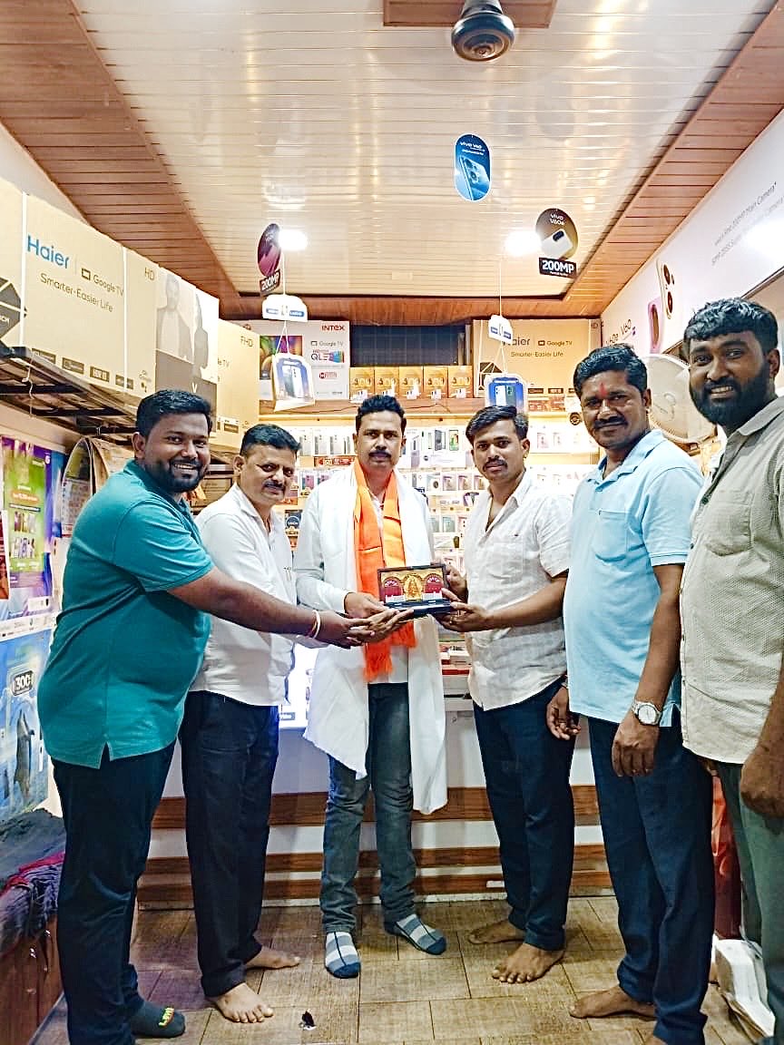 mukundsingar's tweet photo. मनापासून धन्यवाद ❤️

@AUThackeray ji, @rautsanjay61 ji, @ShivSenaUBT_ 🐅 https://t.co/Mz83x891vy