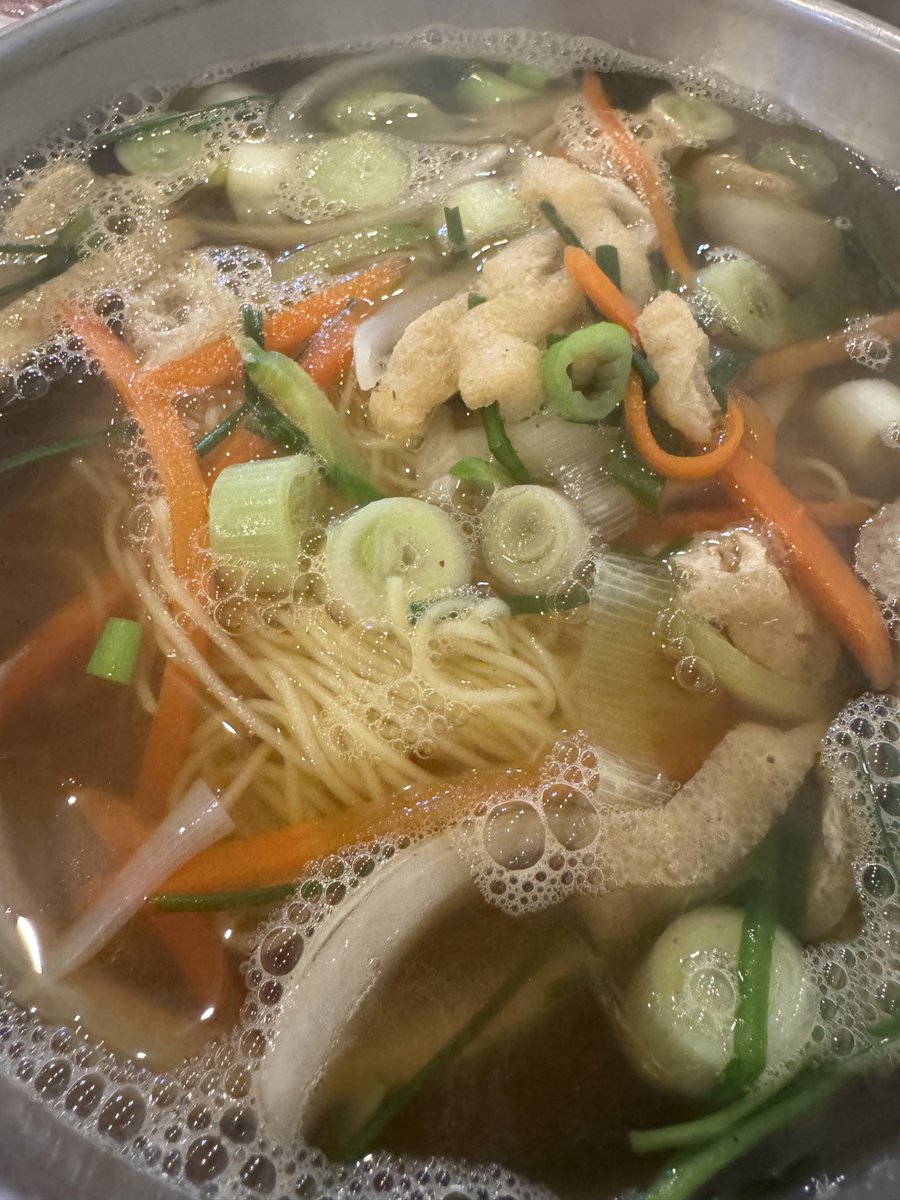 2xxexx's tweet photo. 쌀쌀해질 즈음 생각나는 메뉴 🥢 https://t.co/cnGBkX6vIX
