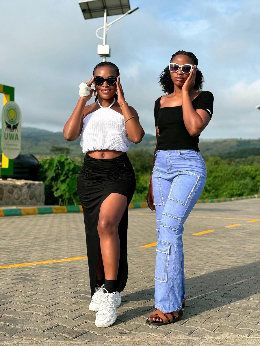 Two divas in one location