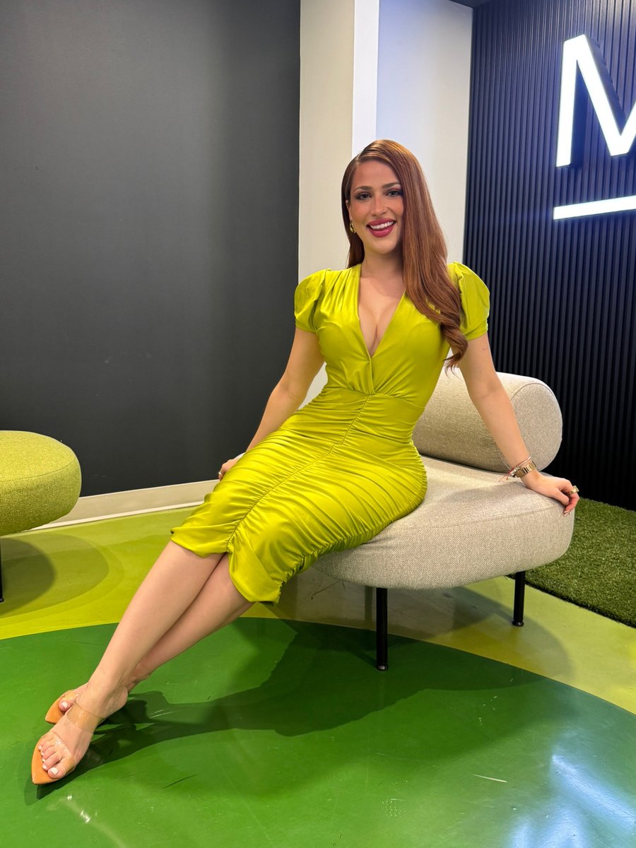 noormagarcia's tweet image. Viernes de vestido verde 💚😋