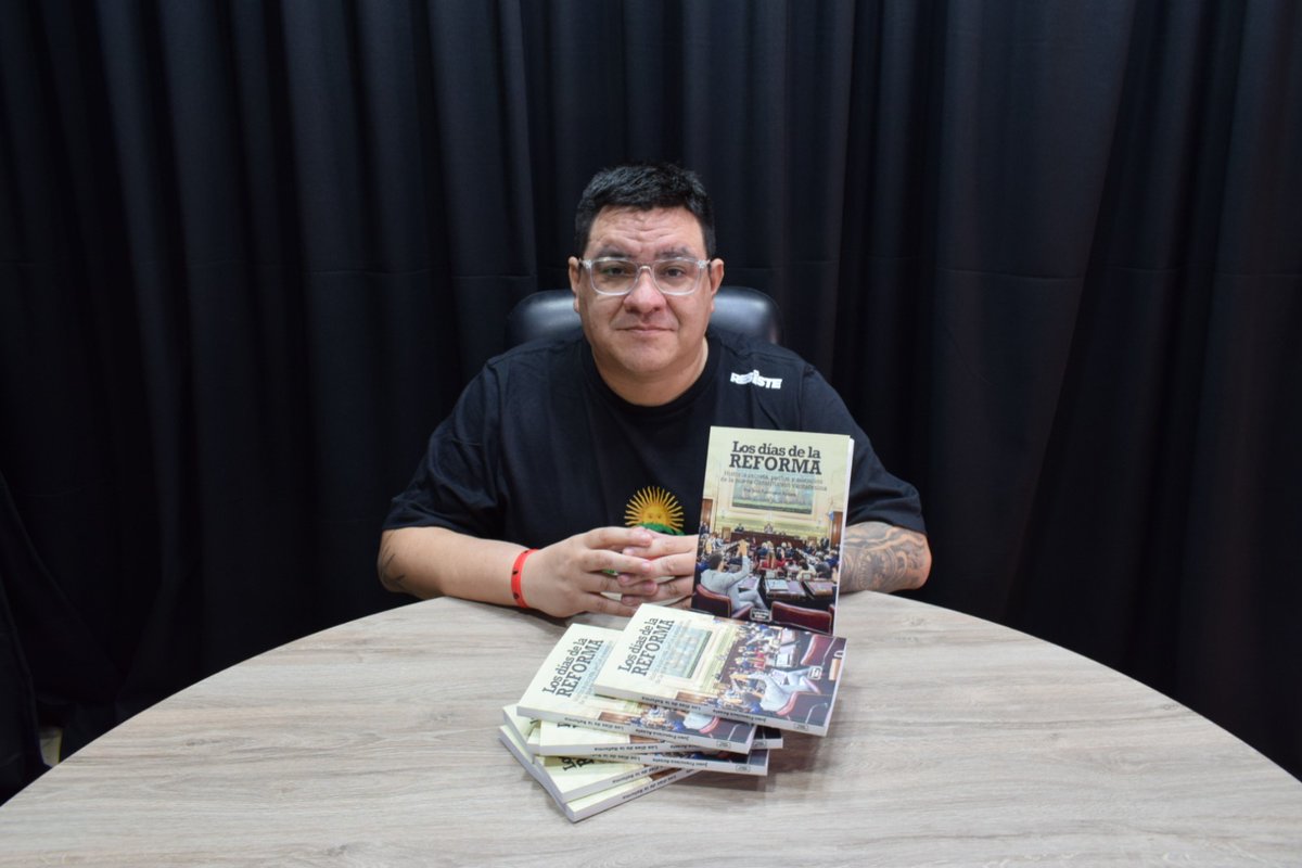 📲 Una lectura clave para entender la #Politica santafesina: Presentan “Los Días de la #Reforma” 

➡️ tinyurl.com/24do7szp