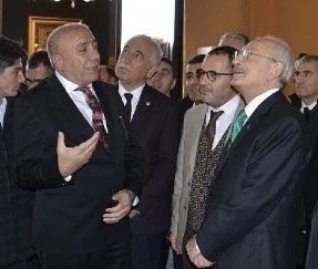 ahikmetkilic's tweet photo. Asaletinle, duruşunla, adaletinle hep örnek oldun…

Seni sevmek bizim için bir onurdur. @kilicdarogluk https://t.co/U8YPOfWzeB