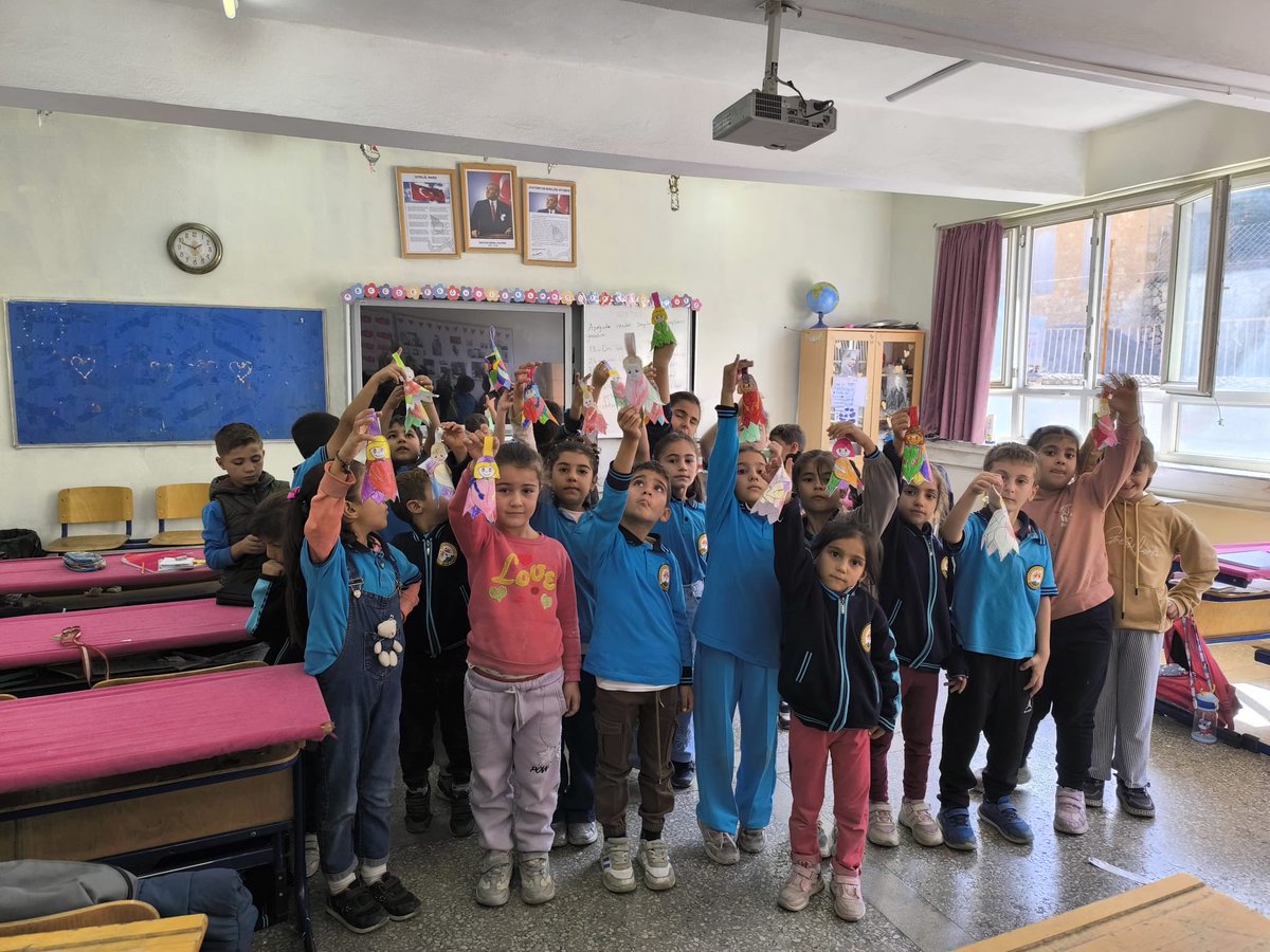 2/A sınıfı öğrencilerimizin sonbahar çalışması 🍀🌿🌺
Okulumuza sonbahar erken geldi🍀🍀
<a href="/ali_eyyupkoca/">Ali Eyyupkoca</a> <a href="/SuleymnAKIN/">Süleyman AKIN🇹🇷</a> <a href="/makdag47/">Makdag</a> <a href="/avnisengul80/">Avni Sengul</a> <a href="/BUDAK4761/">Abdurrahman BUDAK</a>