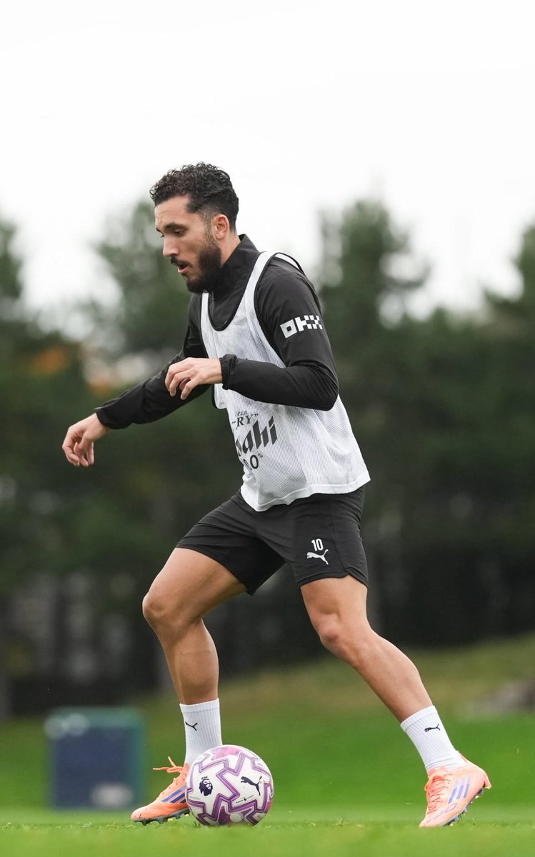 lnstantFoot's tweet image. Rayan Cherki s’est métamorphosé physiquement ! 🇫🇷😳

Pep Guardiola est en train de créer un MONSTRE ! 

Félicitations à lui, le travail parle de lui-même. 💪

( 📸 IG : rayan_cherki )