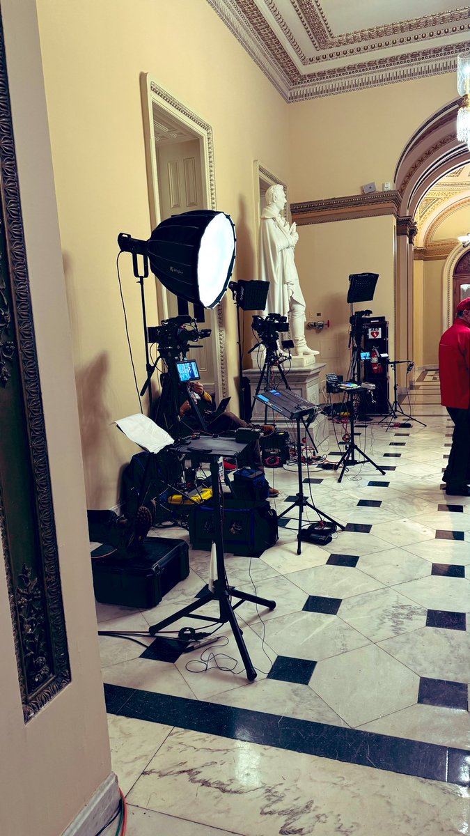 CGProgram's tweet image. At the Capitol, I was ready if ABC News needed a quick stand-up.
Meet the moment! @CVHonorFlight #TheCGP