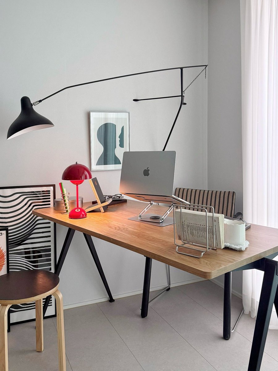 makerstations's tweet image. Minimal, modern, and mindfully designed workspace 🌤️ 
 
📷: ssoooooni on Instagram