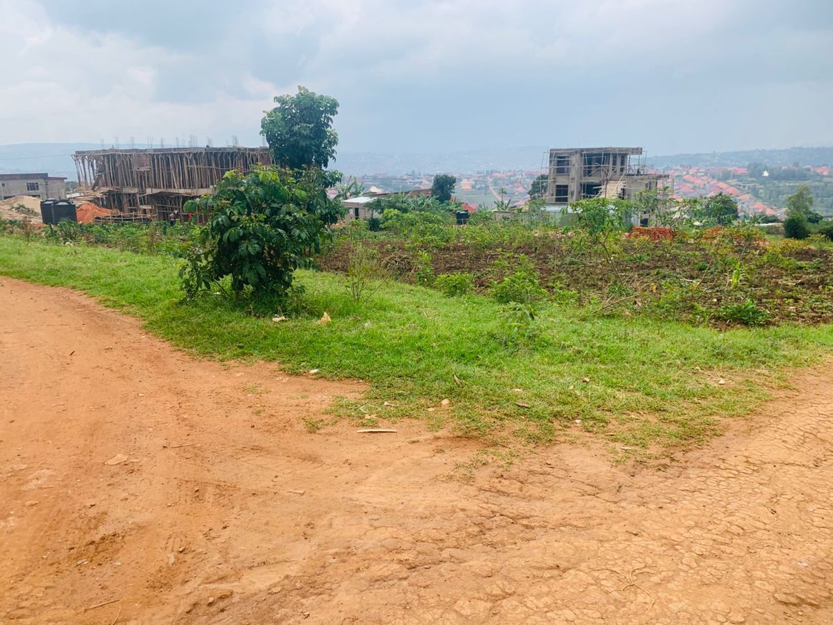 HouseInRwanda's tweet image. 🌄Rusororo plot for sale in Kigali🆕
💸Price: 50,000,000 Rwf
🌄Property type: Land
📐Plot size: 402.00 m²
For further details:👇houseinrwanda.com/property/sale/…
Contact name:👨💼eMall Property
#plot #sale #kigali