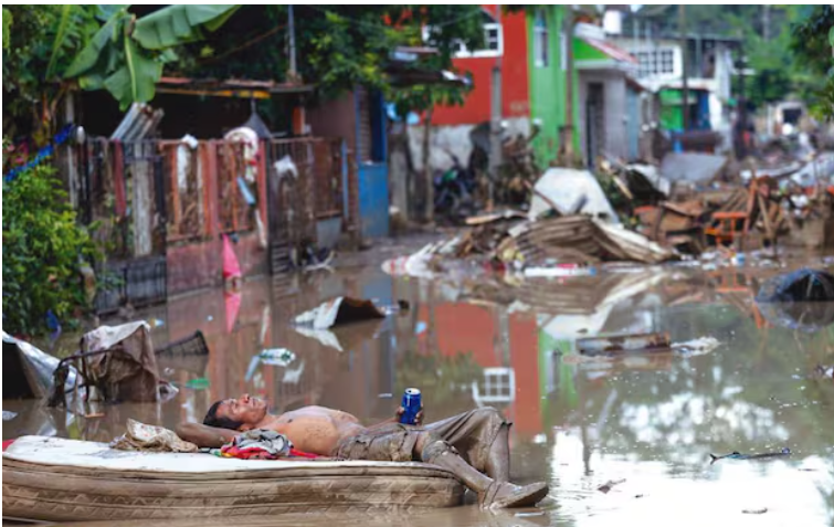 mi compa pensando como se va a gastar su beca del bienestar ya mero cae!