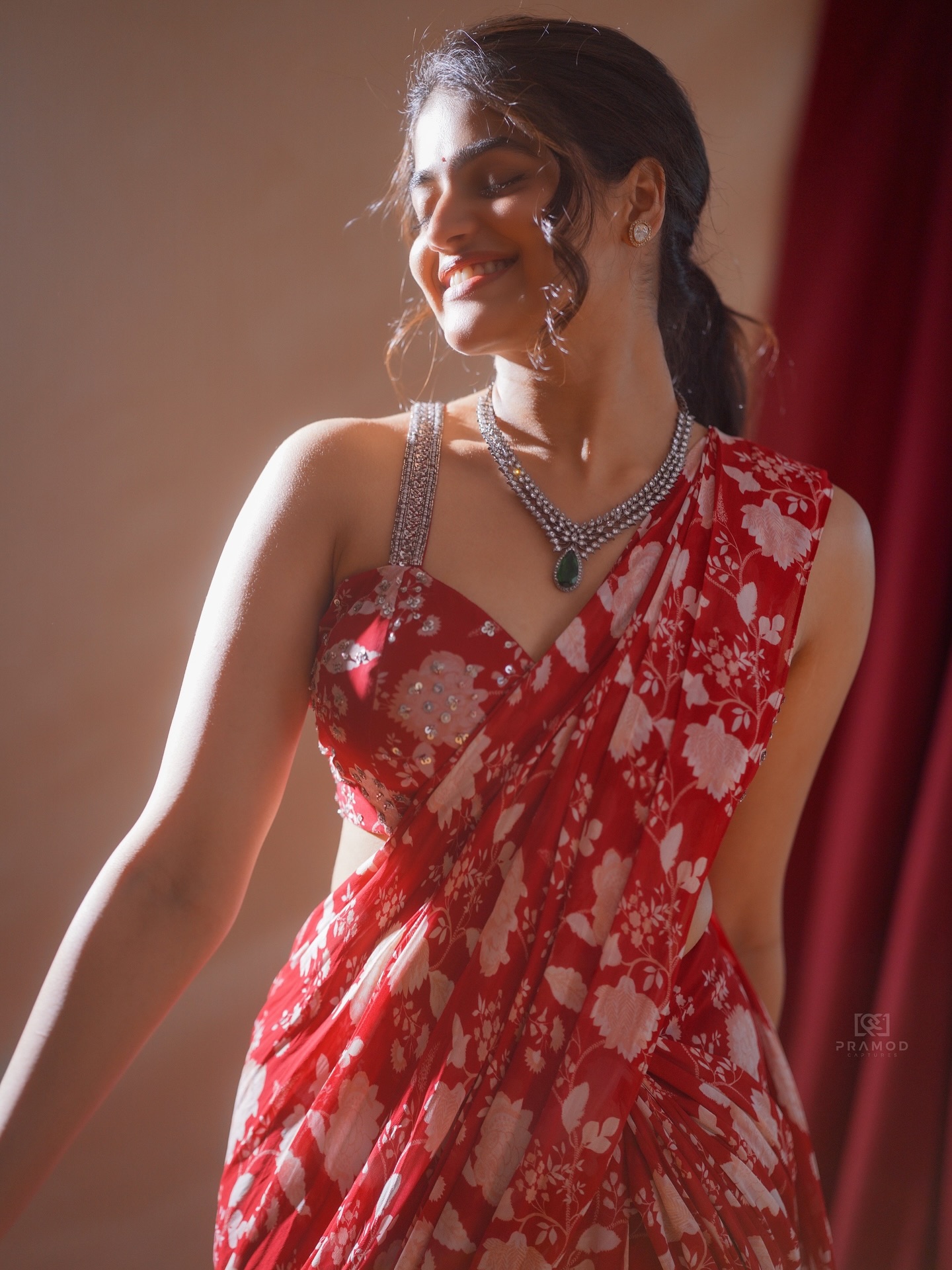 G3ee-TLX0AcvROA?format=jpg&name=large