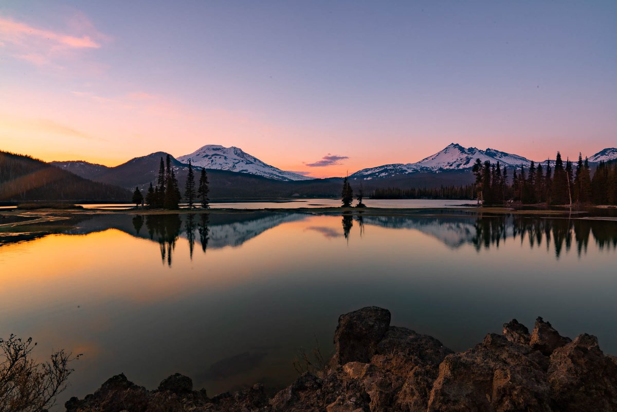 CheatcodeWealth's tweet image. I live in Bend, Oregon.
Because the quality of life is unparalleled.
It has everything I'm looking for:
- Four seasons
- Great weather
- Outdoor recreation mecca
- Great food and beer
- No pollution
- Great people
- Beautiful
It's not cheap, but it's worth it.