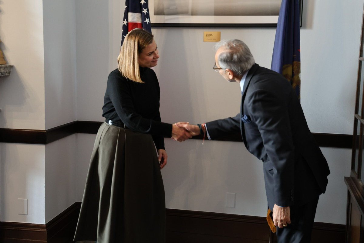 I met with Indian Ambassador Vinay Kwatra last week, where we discussed the strategic importance of the U.S.-India relationship. We have a close economic relationship, shared security interests and strong people-to-people ties– including the large and growing Indian diaspora in