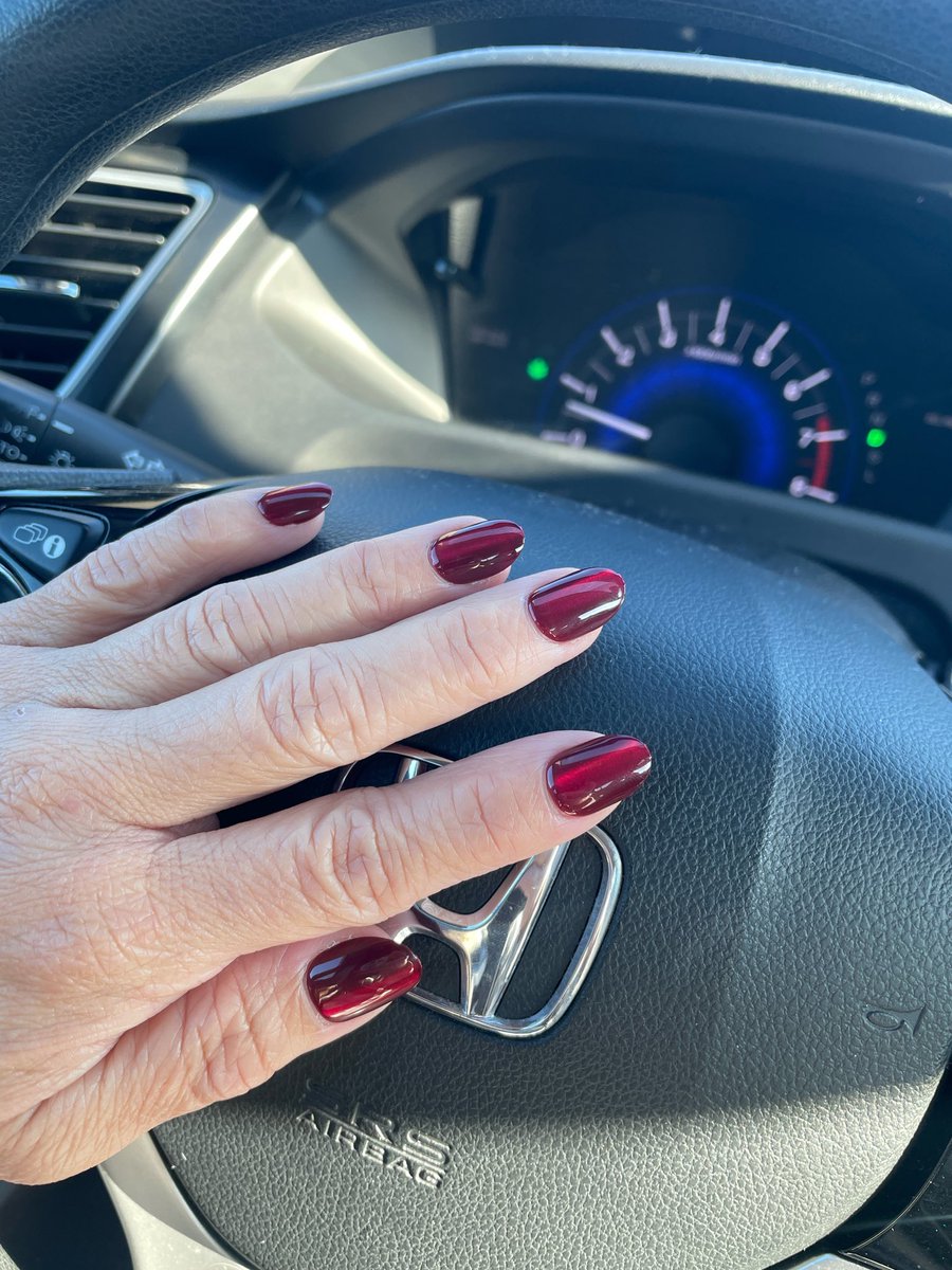 ITS MAMA GORGONS BIRTHDAY.

ARENT HER NAILS BEAUTIFUL! 💕