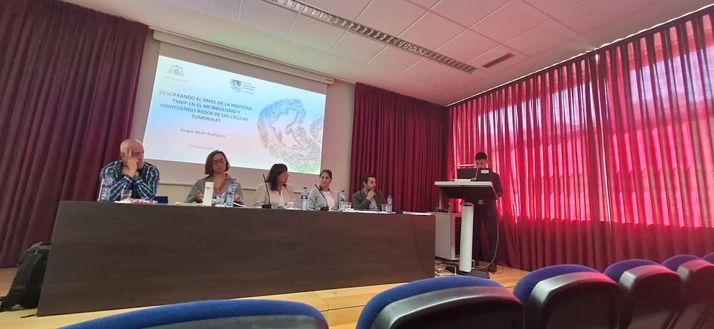 bioxgroup's tweet photo. Superorgullosa del trabajo que ha hecho @SergioARgz  en su tesis. Es un lujazo tener en el laboratorio alguien que se compromete y que hace las cosas tan fáciles. FELICIDADES!
Y además lujazo de tribunal @VTorranoMoya @IvanGlezVega @celia4science @homoruralis @aliciapadill 👏 👏 https://t.co/rXNSrbXyL0