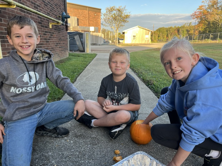 MilanSchoolCorp's tweet photo. Check out Mrs. Clark’s pumpkin week pictures! After growing 10+ pumpkins in their classroom pumpkin patch, the students had fun with several math and science activities this week! https://t.co/pFFQSXyQBI