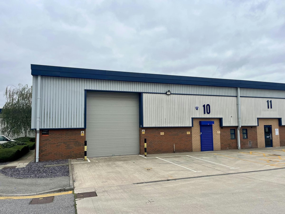 #ToLet -  Modern Industrial Unit located on Holbrook  Industrial Estate, Sheffield

📍Unit 10 Holbrook Enterprise Park, Holbrook Industrial Estate, Enterprise Way, Sheffield, S20 3GL

Marketing details: smcbrownillvickers.com/properties/113…

#commercial #Industrial #warehouse #Units