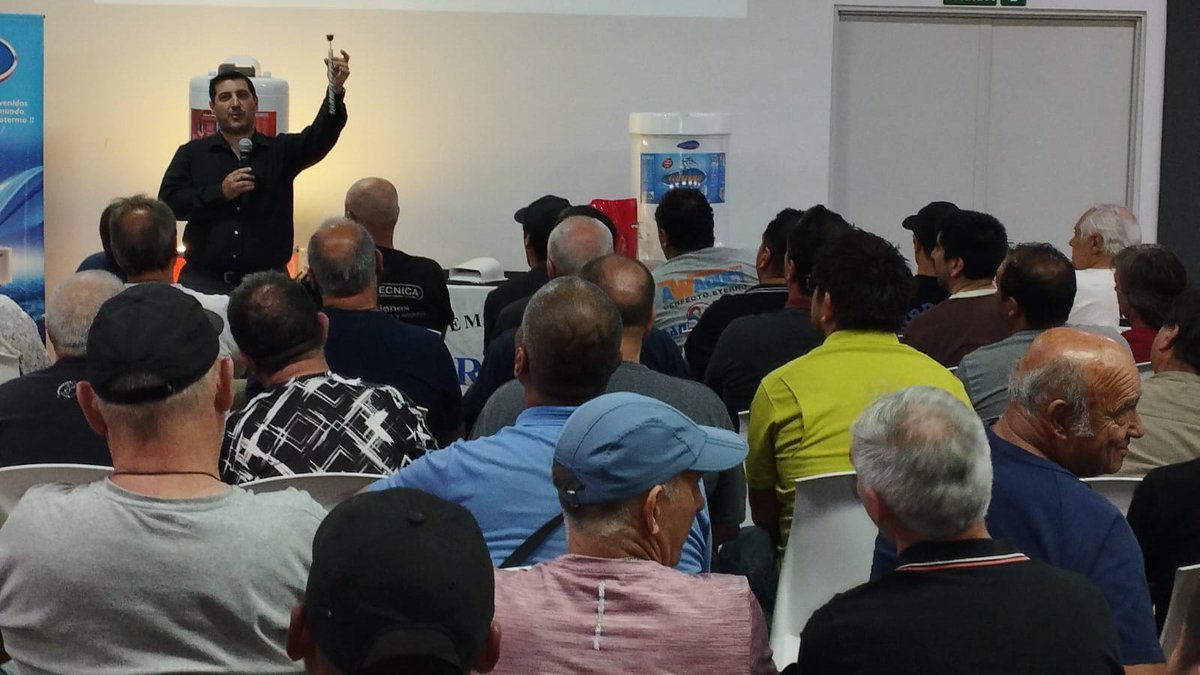 ecotermo's tweet photo. Ayer dictamos una capacitación para gasistas y vendedores de salón de Sanitarios San Martin.
Compartimos un lunch, presentamos el nuevo Termotanque Populi EP53 Alta Recuperación, dictamos una charla técnica respondiendo todas las preguntas y cerramos la noche con sorteos. https://t.co/a70hocLUdC