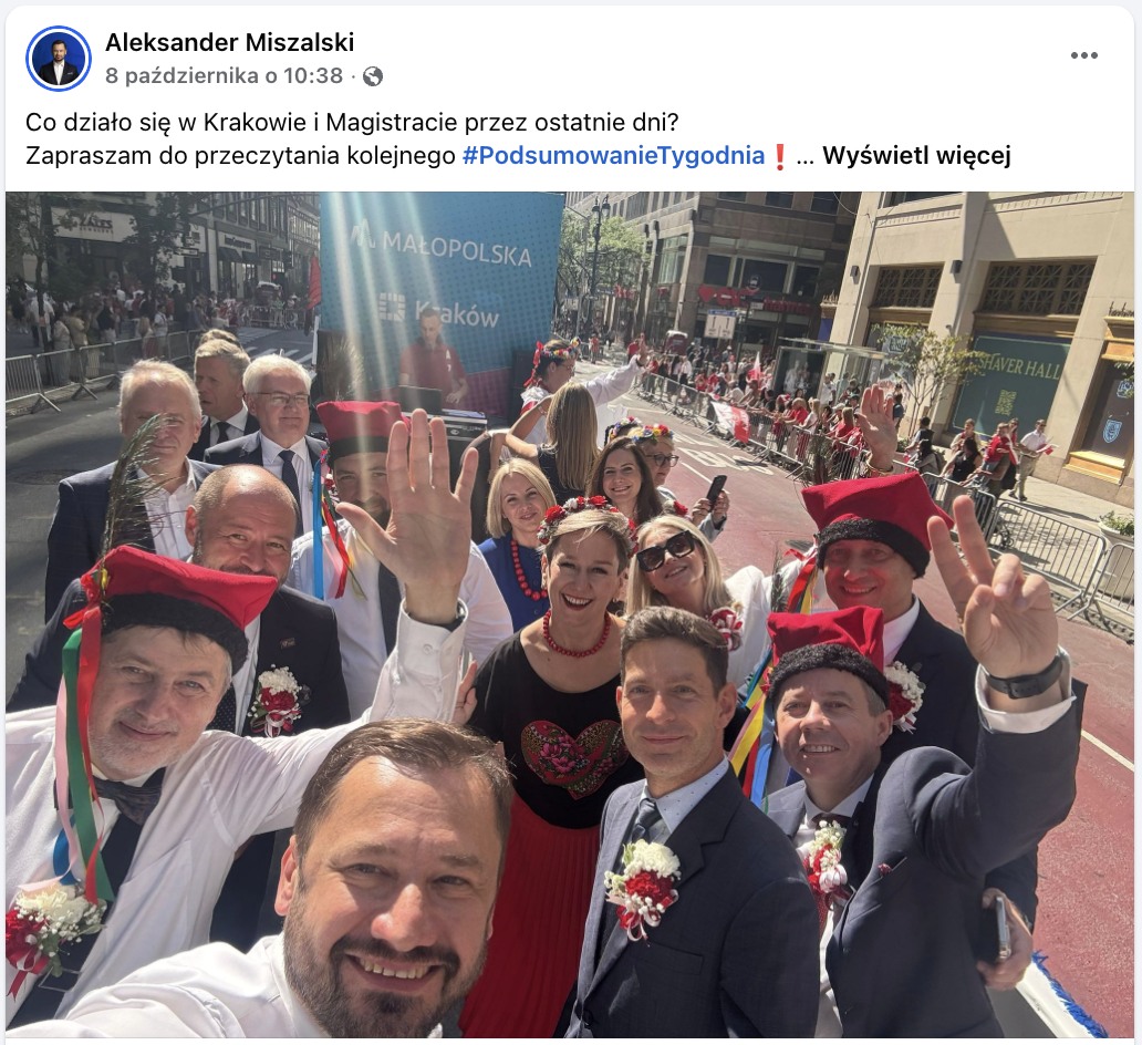 Na co Waszym zdaniem władze Krakowa powinny wydawać Wasze pieniądze? Na nowe szkoły? Chodniki? Komunikację miejską? Wykup terenów zielonych? A jak wysoko na liście Waszych priorytetów jest wycieczka do Nowego Jorku, żeby „zaprezentować oryginalnego Lajkonika”?

Tam właśnie