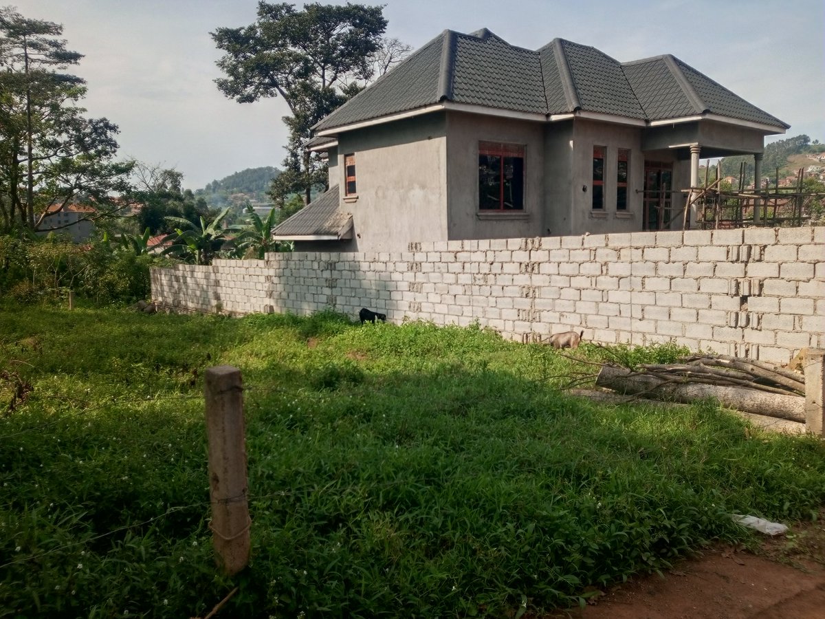 shukranproperty's tweet photo. Residential PLOT For Sale on Entebbe Road
50ft by 100ftb~ #13Decimals
Located at Seguku Katale
Selling Price at #75m Ugx ( Last)
0706592177 https://t.co/SiSzcpivVJ
