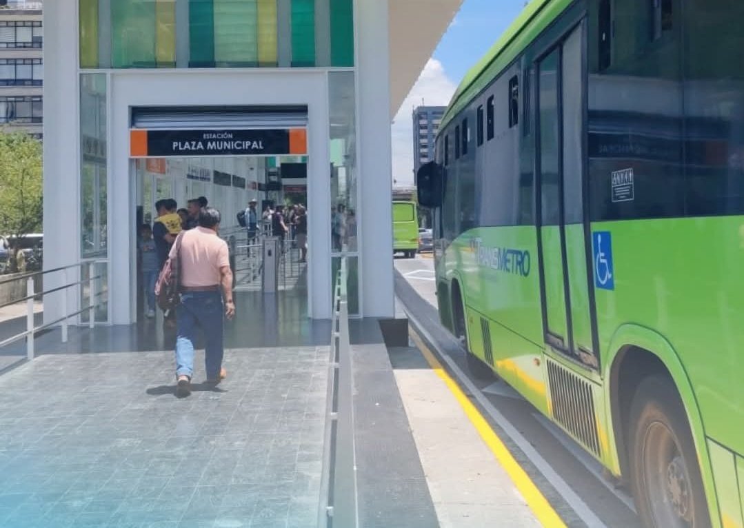 🟠#ActualizaciónTGW | Ya se encuentran habilitadas las estaciones Portal Municipal y Portal Plaza Barrios de la Línea 12 del Transmetro, así como la Ruta 5 de TuBus, luego de haber estado temporalmente fuera de servicio por un simulacro de sismo realizado en el Palacio Municipal.