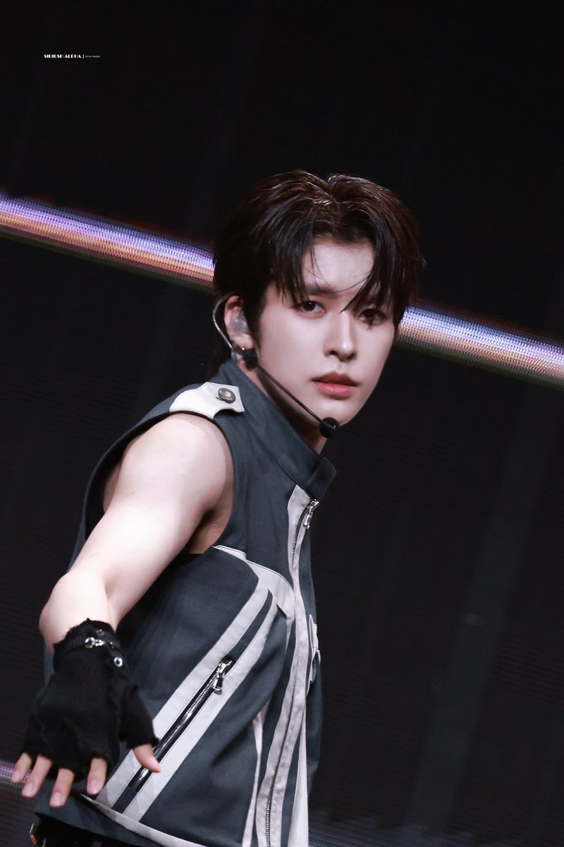 HAPPY 200 DAYS WITH SONGHA 🥳🙌🏻🎊

#SONGHA
#이송하_공개_200일
#SONGHA_Lights_Up_Seoul