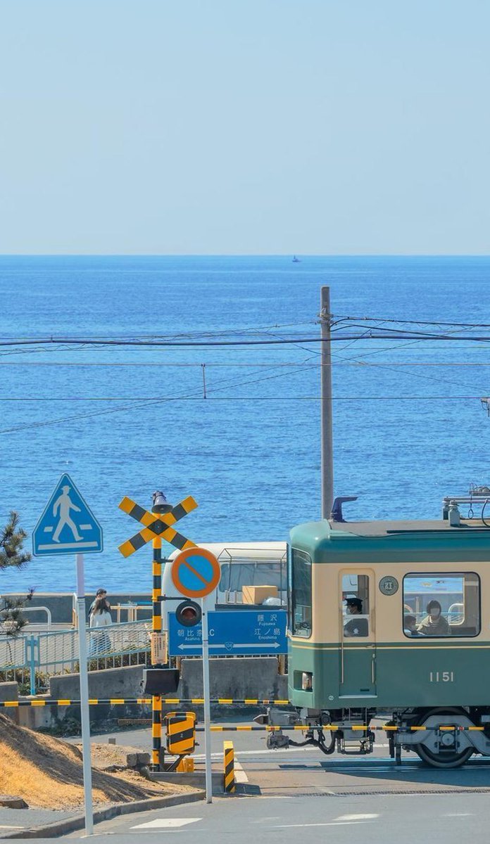 Ida_Real's tweet image. 朝に歩く 😥