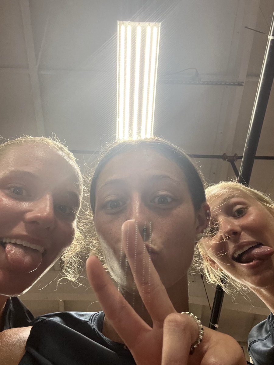 TechSoftball's tweet image. Gameday faces 😜
On the road against Queens University first pitch at 6 PM
#StingEm 🐝