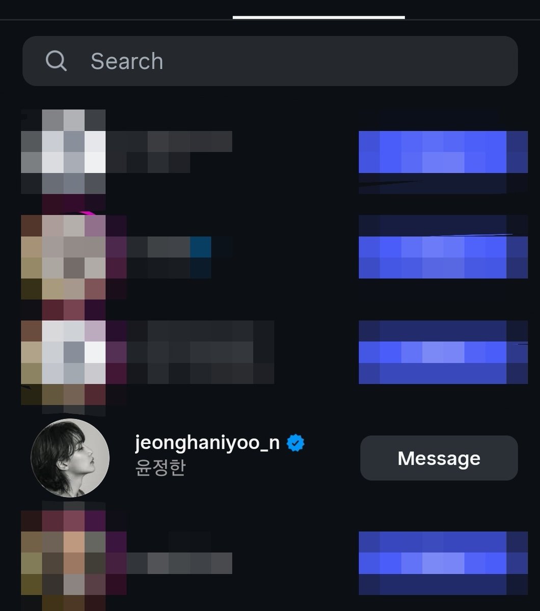 thai actor joong archen is dating jeonghan since he only follows him out of all other members 🥺