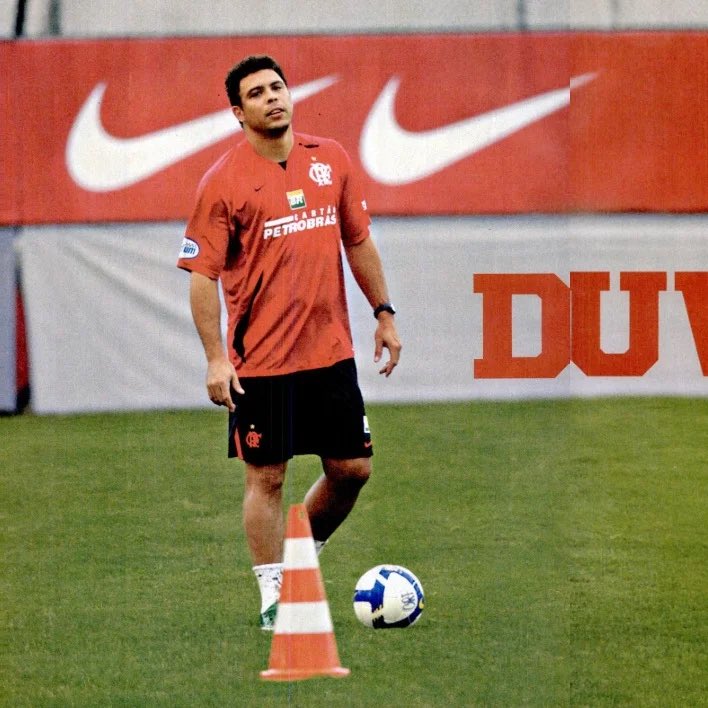 futnostalgico's tweet image. Ronaldo Fenômeno treinando na Gávea em 2008.

📸 Daryan Dornelles/PLACAR
Nostálgico!