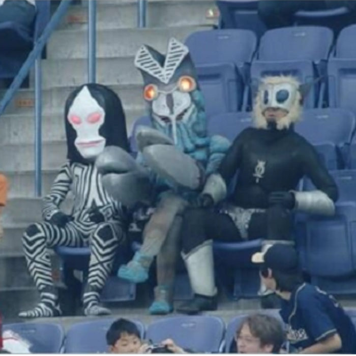 TheTokuProf's tweet photo. Three Seijin enjoying a baseball game. I'll bet they're looking forward to the World Series. #Ultraman #Kaiju #AlienBaltan #Dada #AlienMagma https://t.co/zPr6CAiRPc