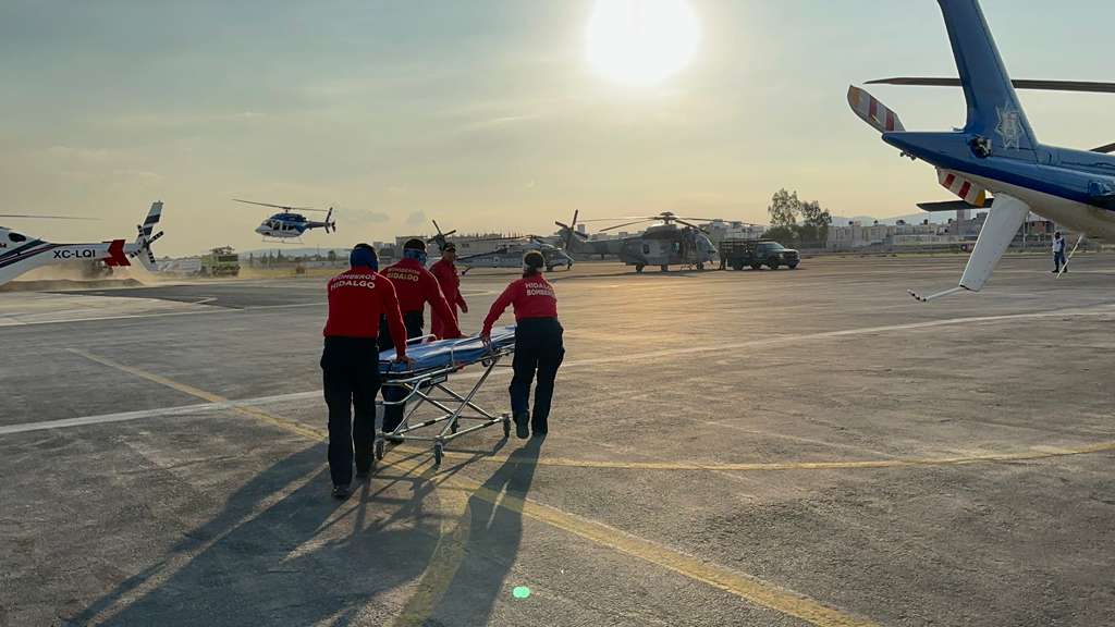 OficialiaEdoMex's tweet image. Dando cumplimiento a las instrucciones de nuestra Gobernadora, ayer, Grupo Relámpagos realizó su tercera operación del día, trasladando a una mujer de 27 años para recibir atención en el Hospital de Especialidades del IMSS en Pachuca.
#ElPoderDeServir
#SomosOficialíaMayor