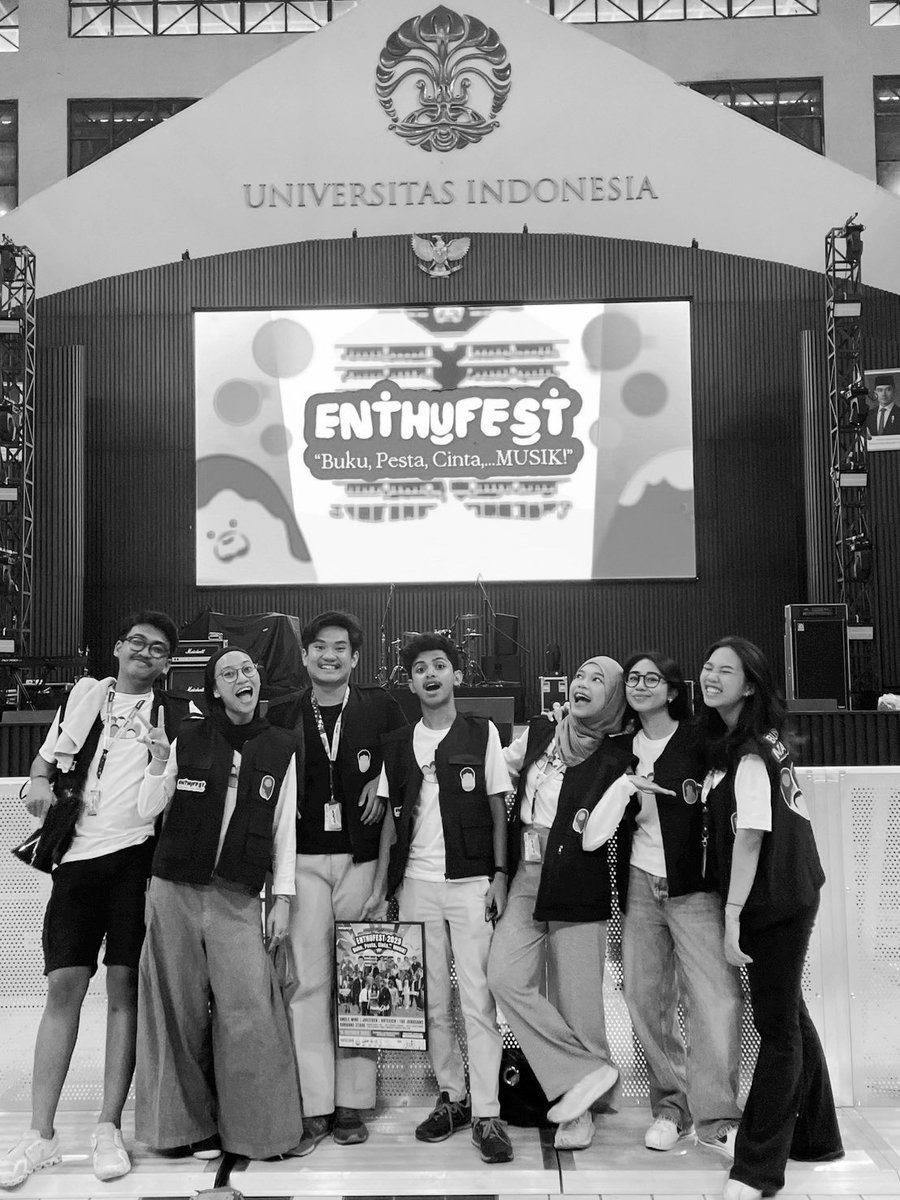 𐦂𖨆𐀪𖠋 tweet media