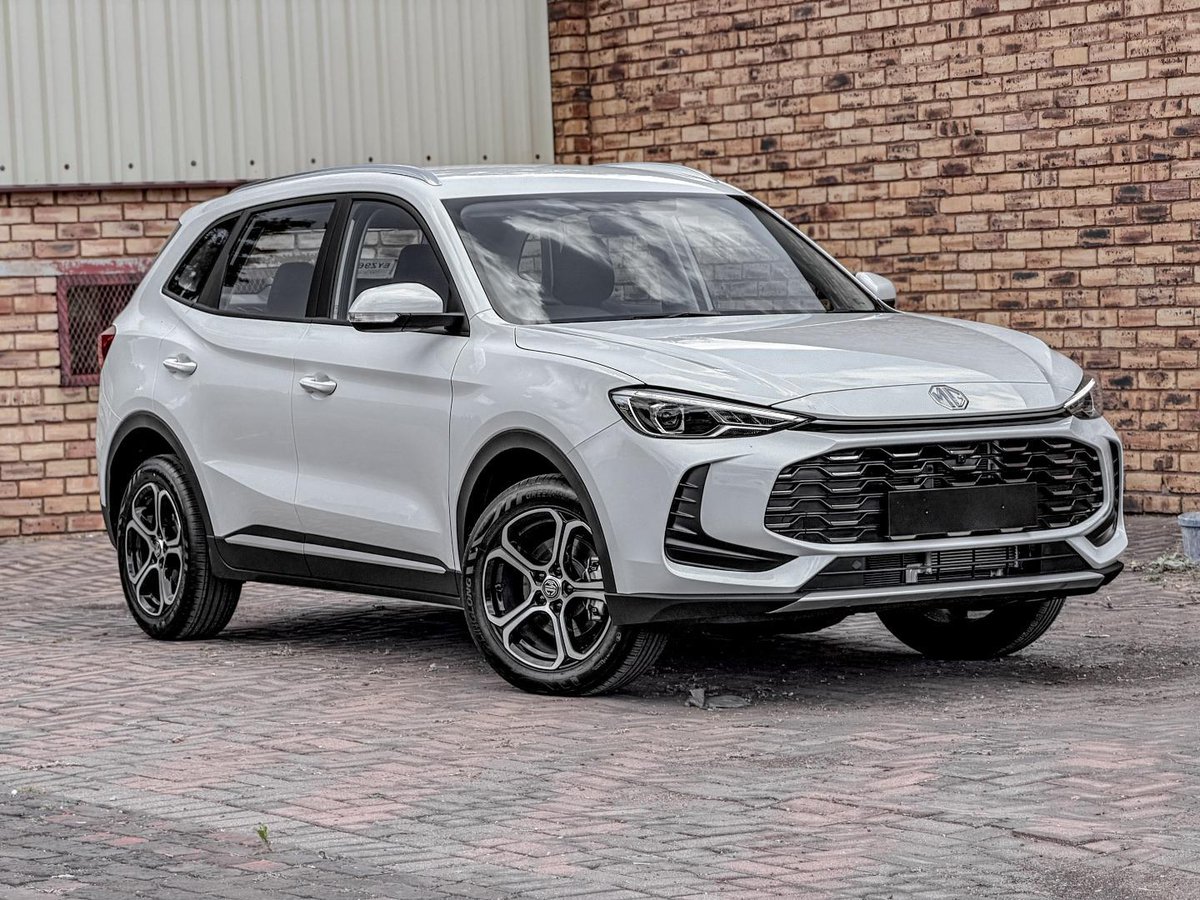 AutoTraderSA's tweet photo. We recently attended the launch of the @MGMotorZA #ZS Pro. Would you choose this over a Haval #Jolion Pro or Chery #Tiggo Cross?  https://t.co/axgrY3B7F9 https://t.co/8c2zoA2oOA