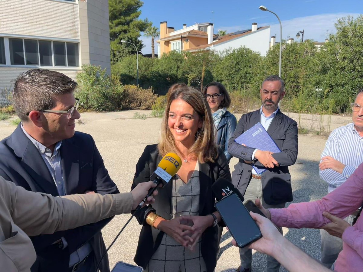 ⚖️🏛️ El nuevo Palacio de Justicia de Ontinyent concentrará las cuatro sedes judiciales actuales y ofrecerá un servicio más eficiente, cercano y accesible

🔜🏗️ La consellera de <a href="/GVAjusticia/">GVA Justicia y AAPP</a> ha visitado Ontinyent y ha informado al alcalde de que la obra se adjudicará en breve