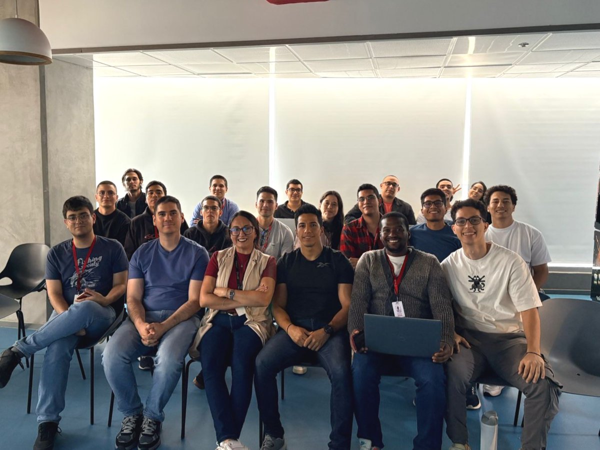 PerficientLATAM's tweet image. ¡Así se vive el aprendizaje en Perficient LATAM! 📸
Visitamos Bogotá, Medellín y Cali con charlas, workshops y el Winter Challenge de certificaciones.
Gracias a quienes compartieron su energía y conocimiento. 💬🎯
#LifeAtPerficient #LearningAndDevelopment