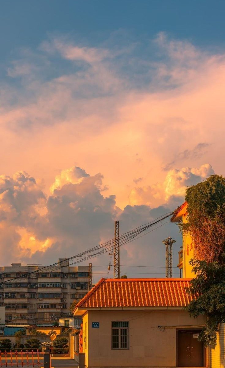 KaitoGraphics's tweet image. 寿司を楽しむ、しょっぱい！ 👨‍👩‍👦‍👦