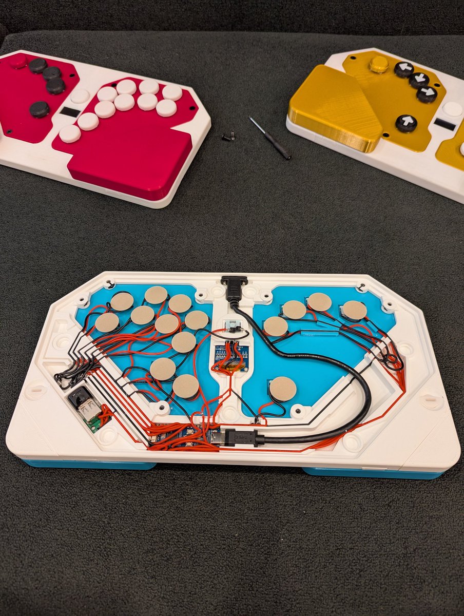 KurtMage's tweet image. I designed and built a bunch of cool leverless controllers for @Play2XKO !