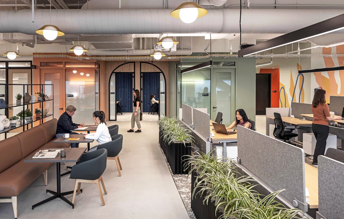 Skyline transformed 60,000 sq. ft. for a Global Tech Client in San Diego, delivering a coastal-inspired office and dry lab with art deco arches, vibrant finishes, and themed rooms inspired by local landmarks.

Check it out: hubs.li/Q03P90Py0