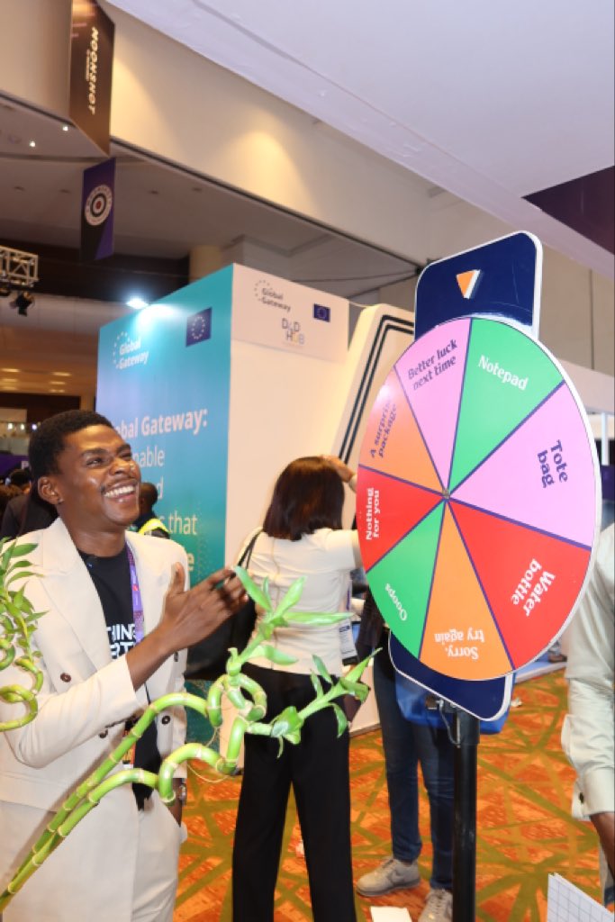 theflutterwave's tweet image. Day 1 at Moonshot by -@techcabal was a blast 💥
Our booth was buzzing all day! From founders and creators to tech lovers just stopping by to vibe, chat, and spin the wheel, it’s been non-stop energy. We loved connecting with so many brilliant minds, swapping stories, and showing…