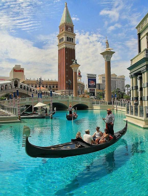 kleinHaroldd's tweet image. 強い台風 🍊