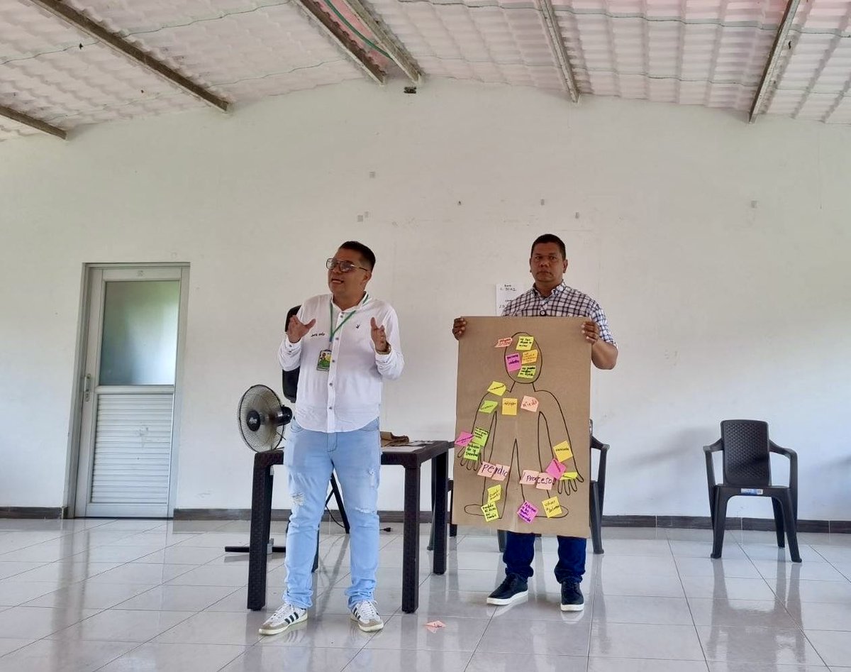 MisionONUCol's tweet photo. En #Teorama, acompañamos un espacio de diálogo impulsado por @ARNColombia y @MeraniProyectos, donde liderazgos comunitarios, docentes y servidores públicos reflexionaron sobre la importancia de prevenir la estigmatización hacia firmantes de paz, sus familias y comunidades. 🧵 https://t.co/TSJyS4F6ux