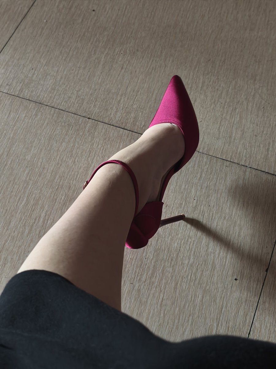 福利姬Lilith分享的黄推图片2 - 网红私拍内容