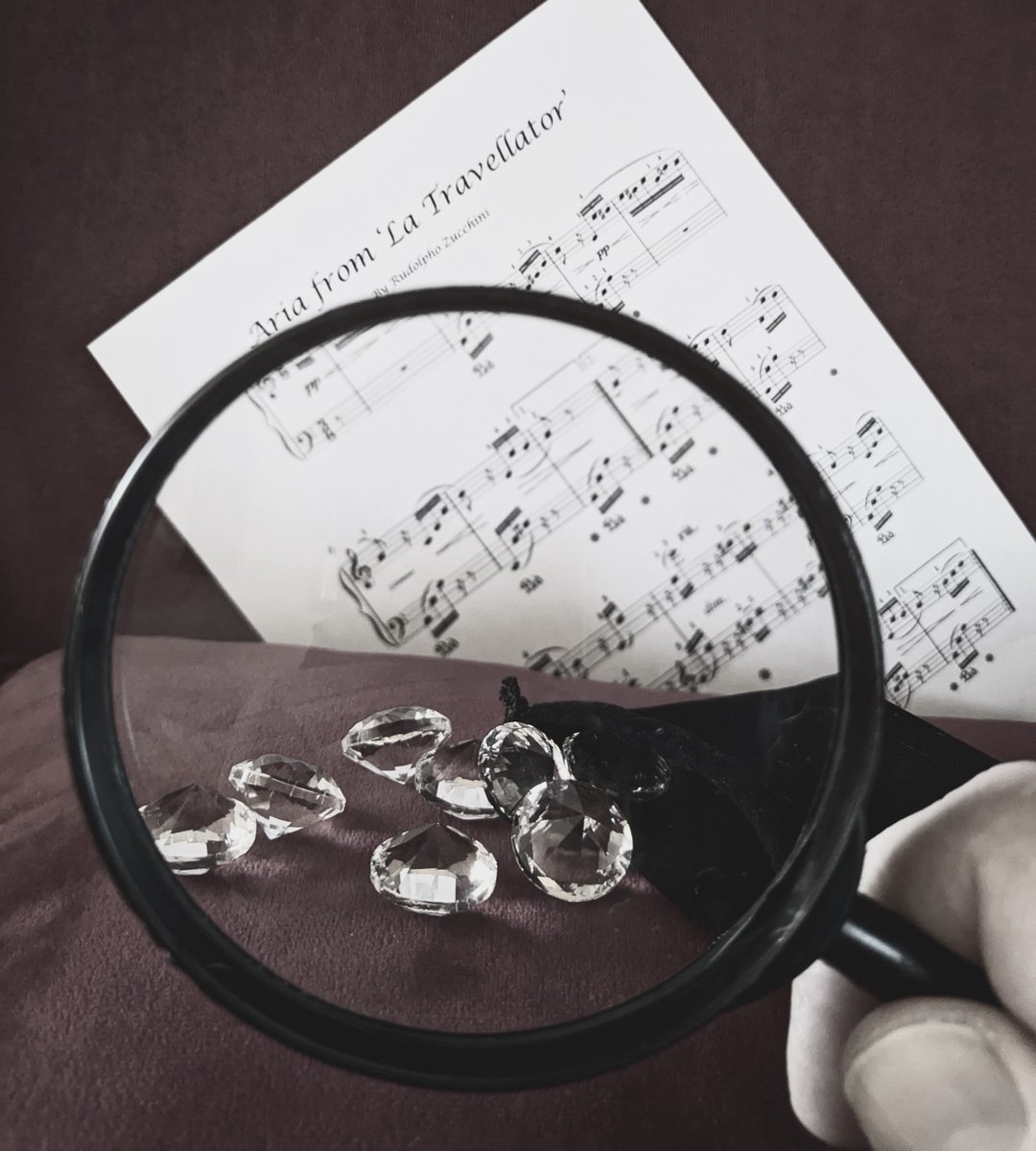 Join us this October half-term for our storytelling adventure. Help Bow Street detectives follow clues to solve this theatrical mystery – was it the legendary ghost, or someone altogether more down-to-earth?

bowstreetmuseum.org.uk/whatson/family…