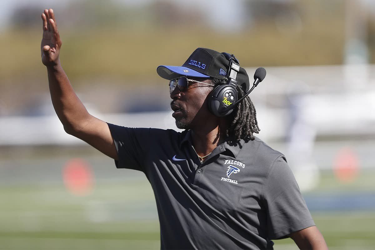 wufosports's tweet image. My Modified football team (5-0-1) #BPS
My High School Team (6-0) #HealthScience teaching and developing the youth has been my passion for over 30 years. I’m not good at it. I’m great at it.