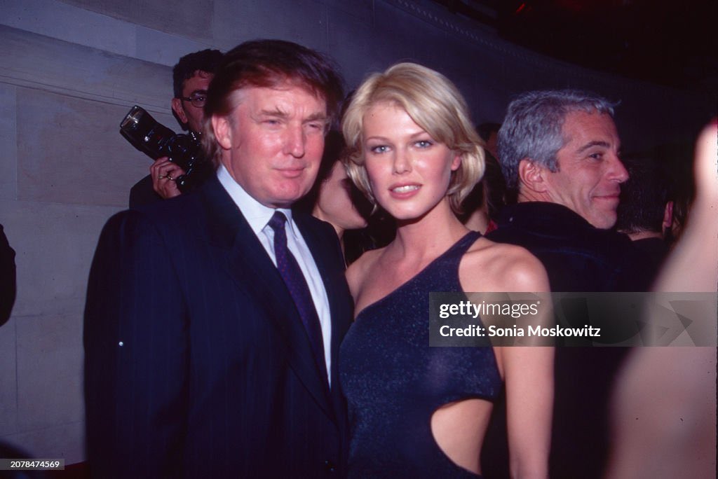 Nobody researches anything anymore. 

This is obviously photoshopped yet in the OP people take it as fact. 

A 1 minute cursory search proves this to be BS.