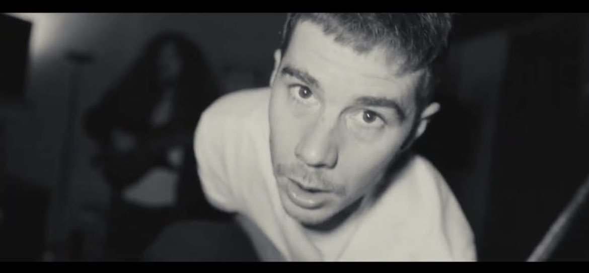 🚀 « En l’air » disponible sur toutes les plateformes  id.ffm.to/en_lair
 Nouveau clip par Saint Lalonde disponible ici : 
youtu.be/KRw4poXMgkE
 
dites-nous  🚀