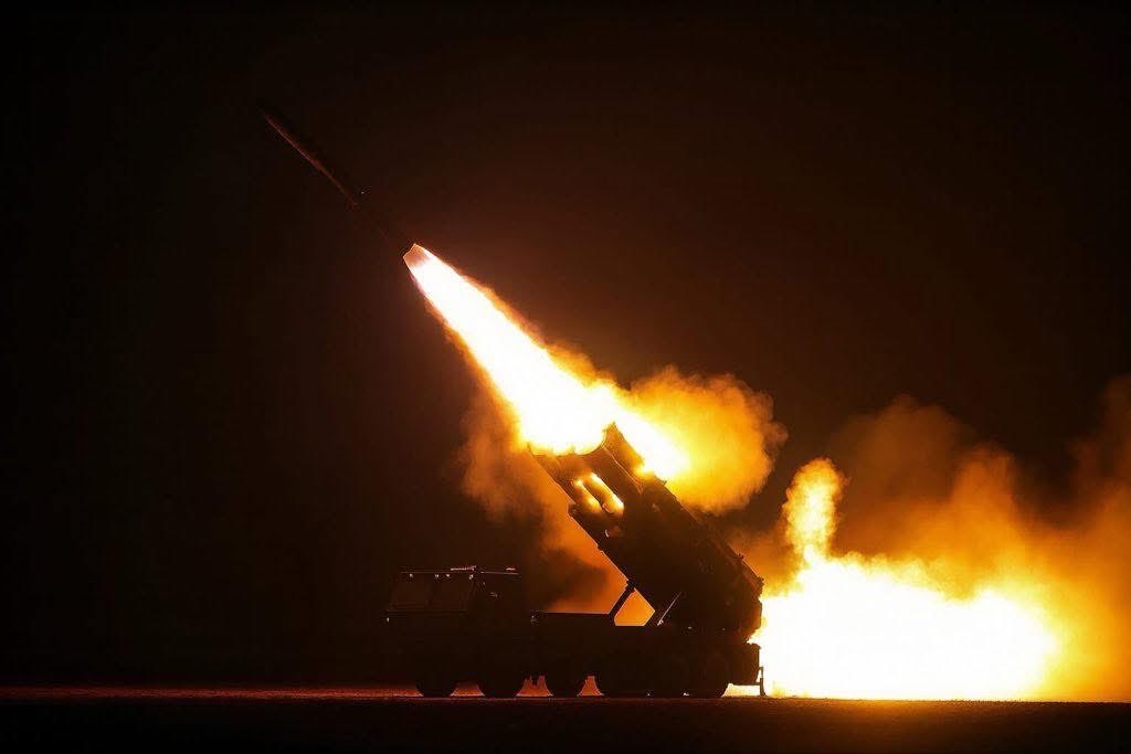 🚨Breaking……
Allahu Akbar, Allahu Akbar.Afghanistan has launched a barrage of missiles on Pakistan  chaos has erupted in the Pakistan, and half of Pakistan is burning.

#Afghanistan #AfghanistanAndPakistan #AfghanistanPakistanWar #AfghanTaliban