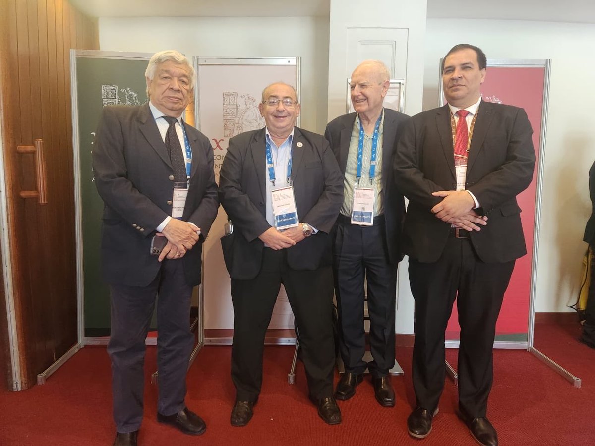 El ministro de la Secretaría de Políticas Lingüísticas (SPL), Javier Viveros, participó en el X Congreso Internacional de la Lengua Española (CILE), realizado en la ciudad de Arequipa, Perú.
spl.gov.py/es/el-ministro…