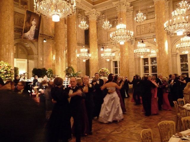 lassybees's tweet photo. dancing in ballrooms https://t.co/0g4egruhql