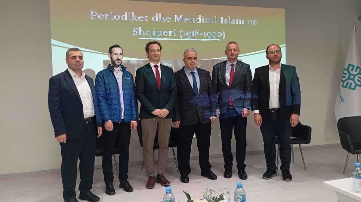 RexhepSuma's tweet photo. Momente nga paneli shkencor "Periodikët dhe mendimi islamë në Shqipëri (1918–1990)" mbajtur në University of New York në Tiranë. Kumtesa ime ishte "Dituria islame” kandil drite dhe transformim i mendimit islamë" Tiranë,17.10.2025. https://t.co/kV1baX9iz8
