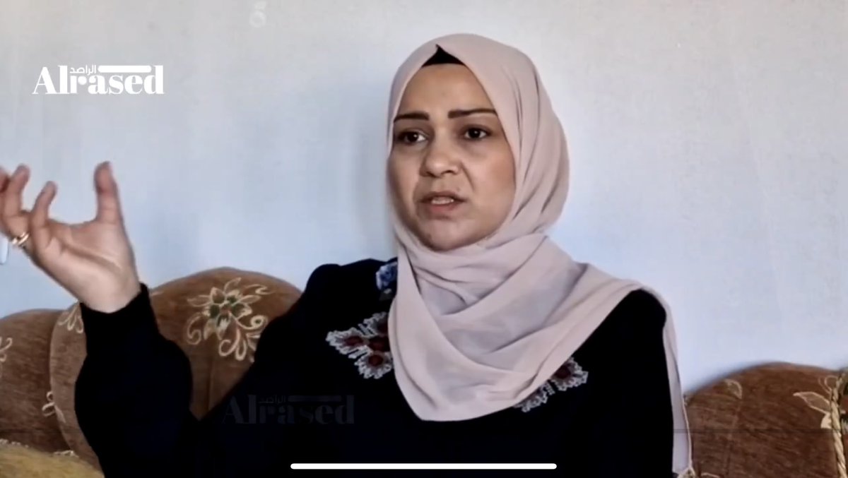 اتوقعت كل انواع التعليقات وحتى الهجوم على لقاء إيناس مطر وكلامها الانساني والسوري الوطني…
الا انه ينقال انها اسيرة وعم تحكي تحت التهديد!!!!

الشبيحة كل ما نقول وصلوا للقاع منلاقيهم عم يحفروا لقاع جديد!!

بس طول ما انه امثال سحر هنن الاغلبية بين السوريين، سوريا حتضل أقوى من